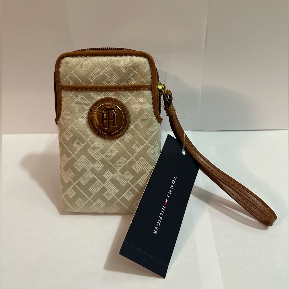 Tommy Hilfiger Women’s phone Wrist Bag